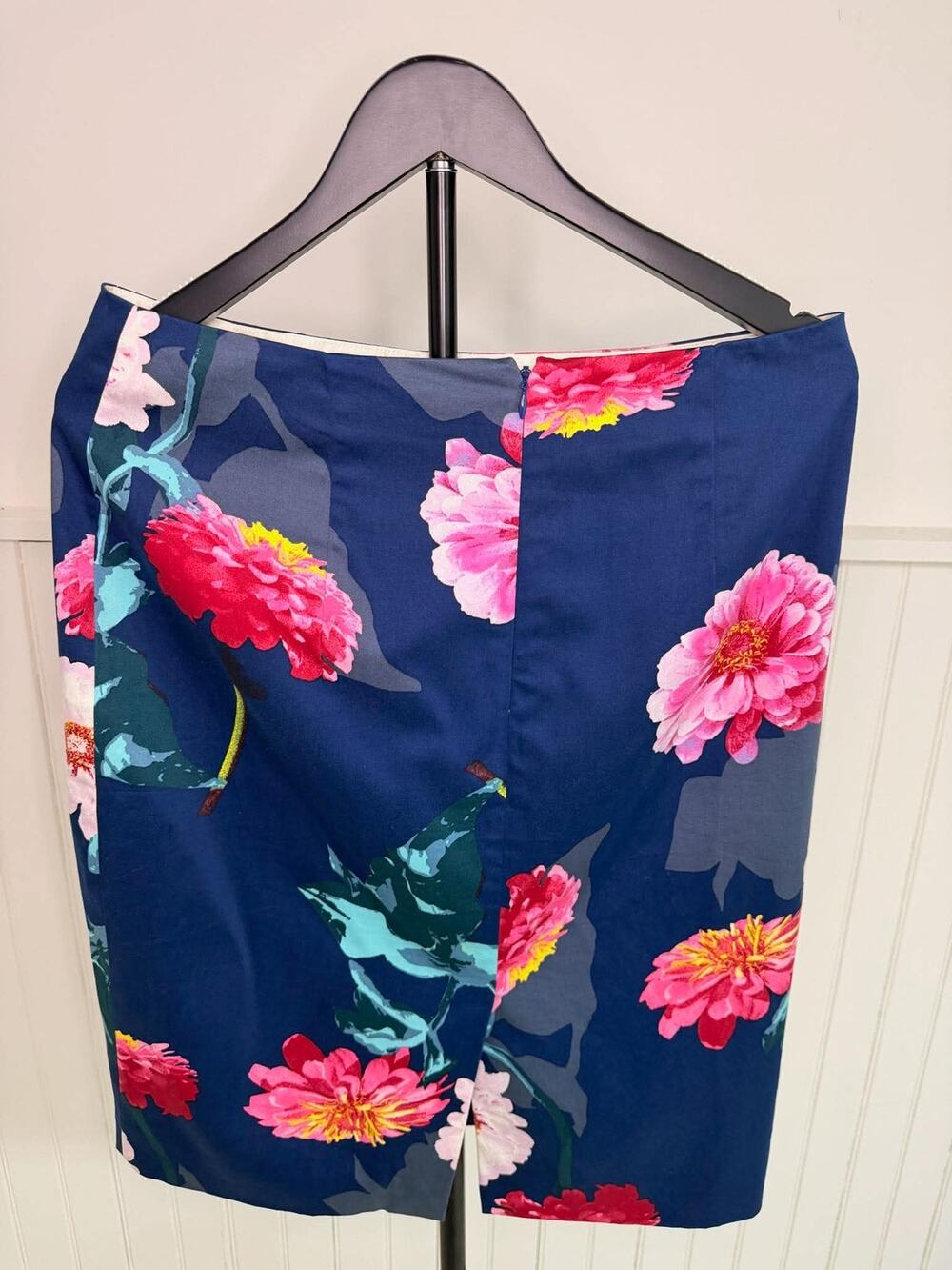 Banana Republic Navy Pink Floral Pencil Skirt Women’s 31–32" Waist
